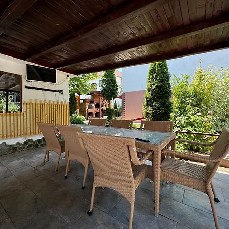 Pensiunea Casa Rica Călimăneşti Kültér fotó