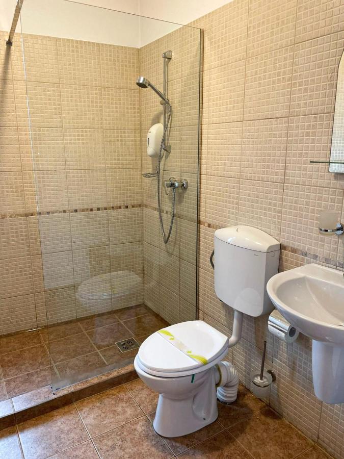 Pensiunea Casa Rica Călimăneşti Kültér fotó