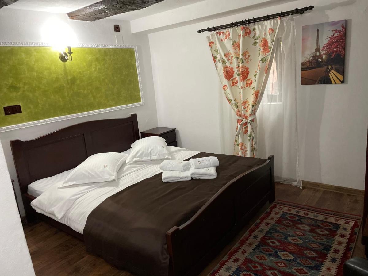 Pensiunea Casa Rica Călimăneşti Kültér fotó
