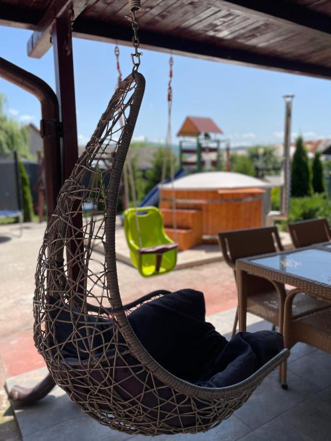 Pensiunea Casa Rica Călimăneşti Kültér fotó