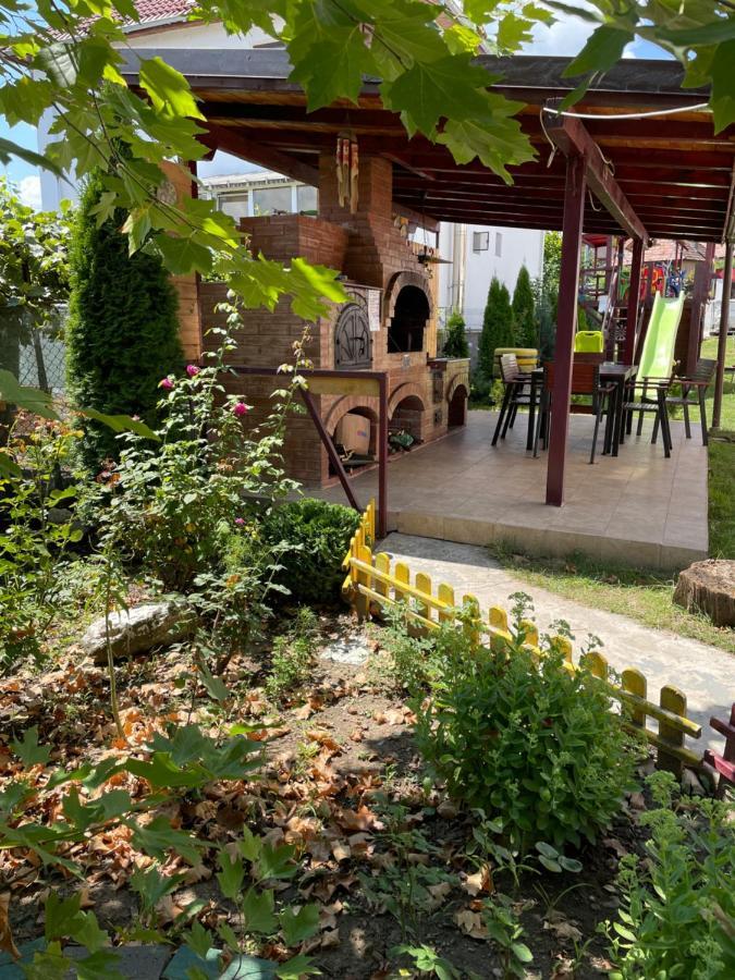 Pensiunea Casa Rica Călimăneşti Kültér fotó