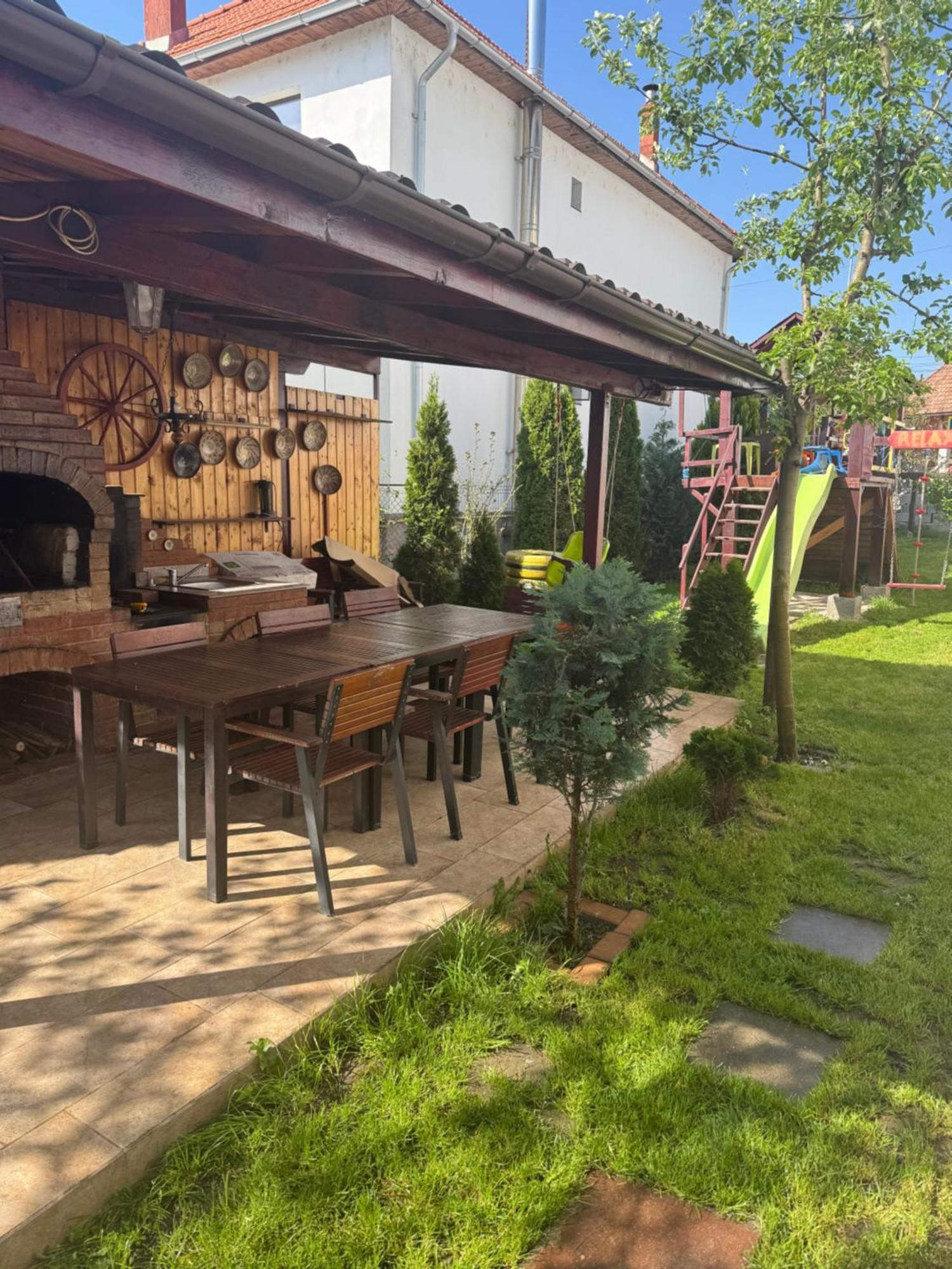 Pensiunea Casa Rica Călimăneşti Kültér fotó
